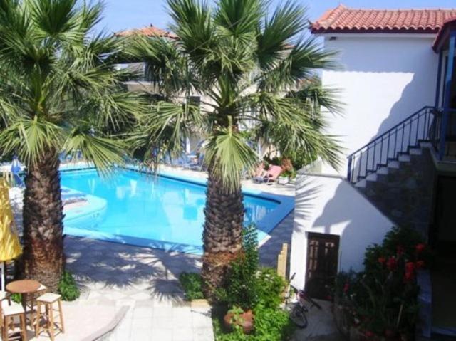 Anaxos Gardens Aparthotel Eksteriør bilde